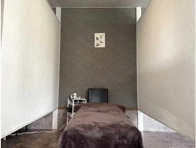 眉毛専門店 eyebrow salon moom【アイブロウサロンムーム】 弘前店