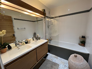 Photo n°31 de Aurélie BARREAU - iad immobilier Croissy sur Seine à Croissy-sur-Seine (Consultant immobilier)