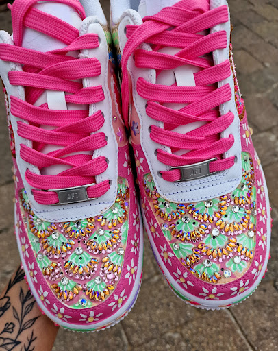 Gitartsy custom sneakers and art - Thumbnail