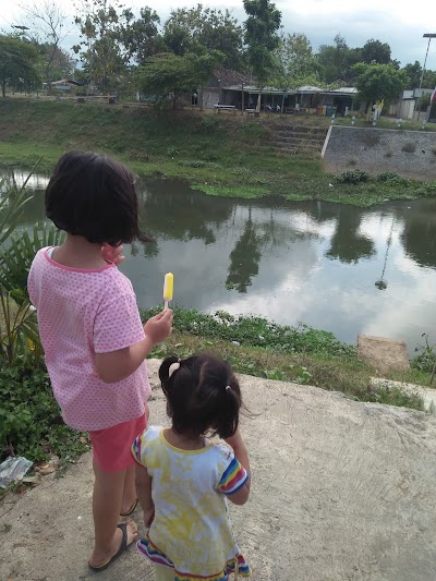 Photos of Taman Kali Ngrowo