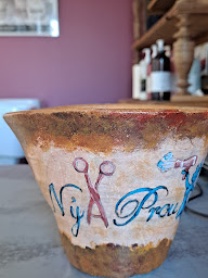 Photo n°8 de N'Y A PROU Coiffure à Lège-Cap-Ferret (Magasin de produits de beauté)