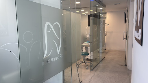 Clínica Dental Albufera 98