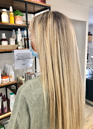 Photo n°30 de Distroy Coiffure & Barbier By Julie à Rousset (Barbier)