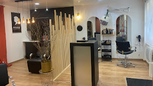 Photo n°1 de Le 85 Artisan coiffeur à La Haye-Malherbe (Salon de coiffure)