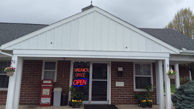 Photos of Colonial Manor Motel