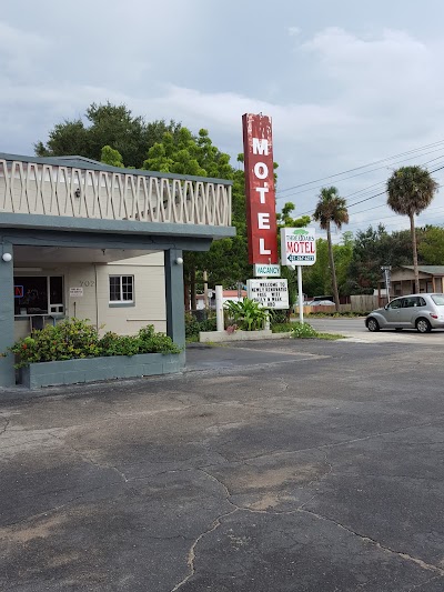Photos of Three Oaks Motel