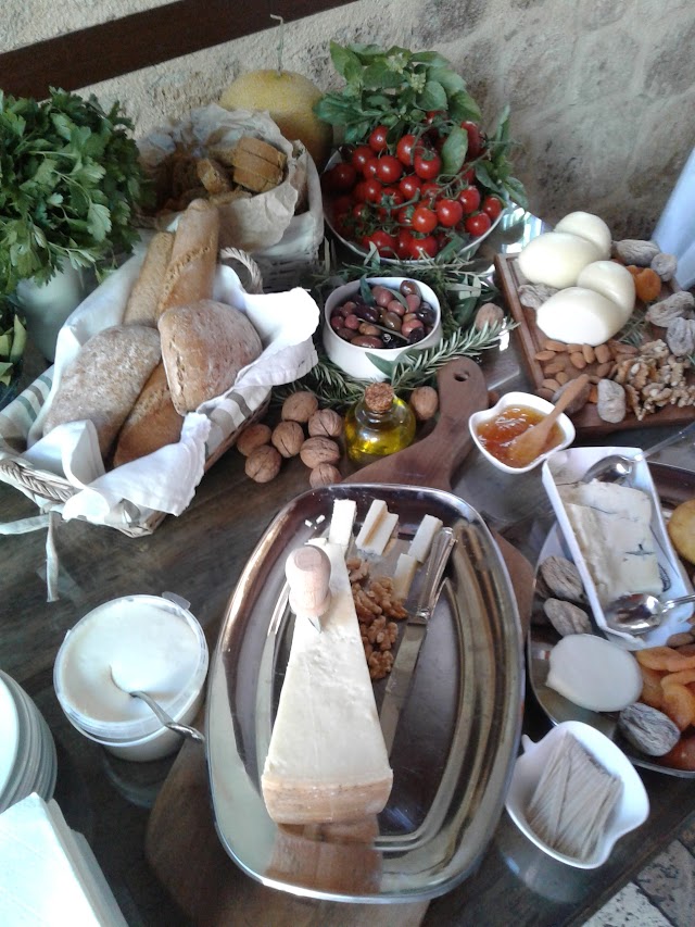 Pio Gastro Bar & Bistro