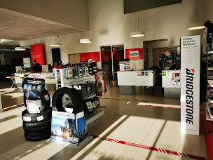 Photo n°21 de Toyota - SNDA Touzalin - Poitiers à Poitiers (Vendeur de voitures d'occasion)