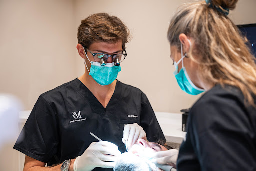 Clínica dental RM Odontología en Castelldefels