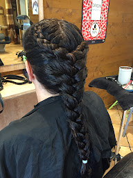 Photo n°12 de Myl et Une Beauté coiffure esthétique à Lescheraines (Salon de coiffure)