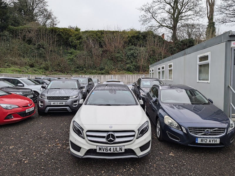 D and L Motors photo 3