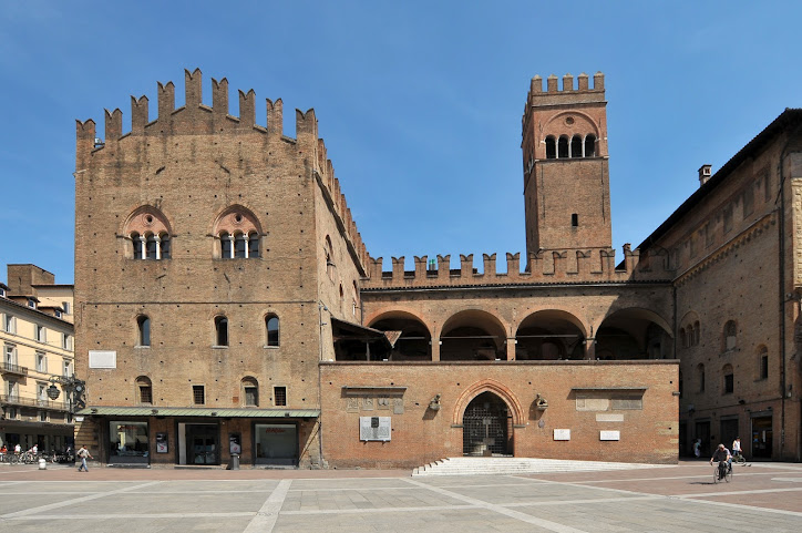 Palazzo Re Enzo by null