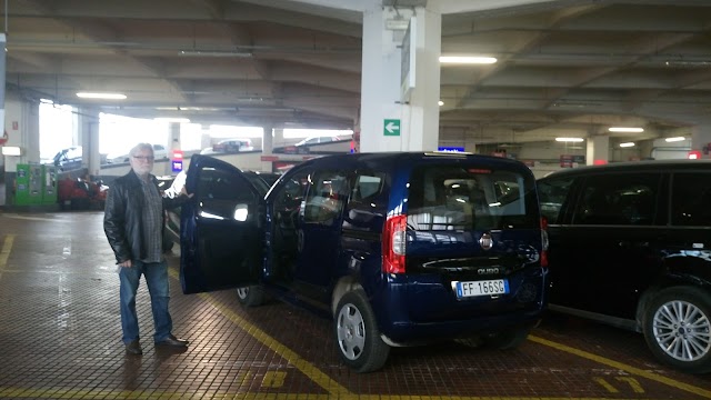 Hertz Firenze - Via Borgo Ognissanti 137/R