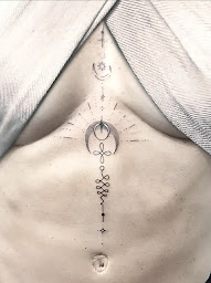 Photo n°36 de Arahkun Tattoo à Paris (Tatoueur)