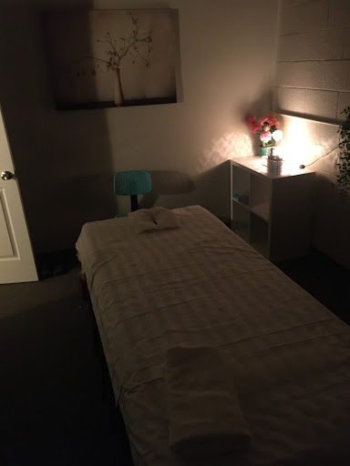 Lucky Bamboo Massage - Thumbnail