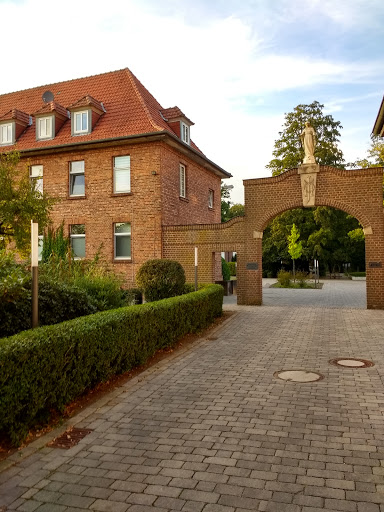 Mariengarden High School - Thumbnail