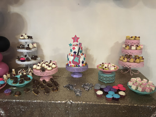 Saras Cake - Visual