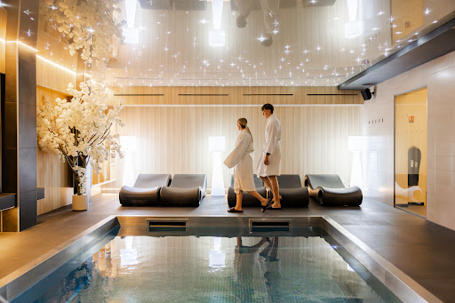 Photo de L' Hôtel & Spa - 4 étoiles - Boutique Hôtel avec piscine intérieure- Ribeauvillé centre ville à Bergheim (68750)