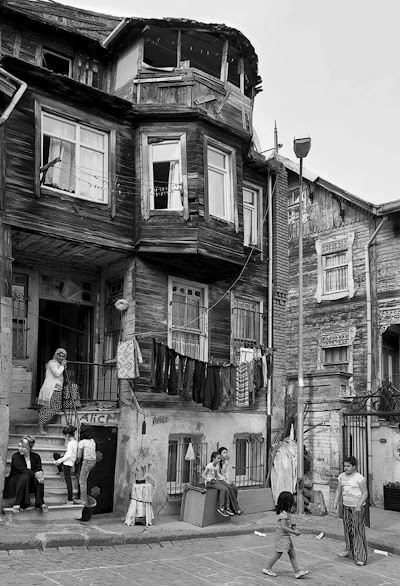Photos of G&uuml;l&uuml;m &Ccedil;ayevi