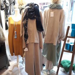 Photo n°4 de Les Grains de Sable à Trouville-sur-Mer (Magasin de chaussures)