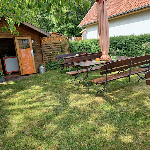 Garden Café "Over the Hedge" - Thumbnail