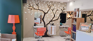 Photo n°2 de Figuratif Coiffure Beauté - Coiffeur Fontenay-le-Comte à Fontenay-le-Comte (Salon de coiffure)