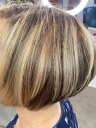 Photo n°1 de Coiffeur C-coif-fée Valérie Chaminand à Lagarde-Marc-la-Tour (Salon de coiffure)