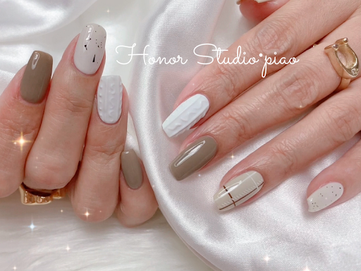 彪小呢凝膠美甲美睫評價、價格、網友推薦資訊 - 細心專業美甲與美睫服務