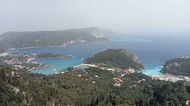 Ναός Παναγίας Βλαχερνών Γαρίτσας - Εκκλησία