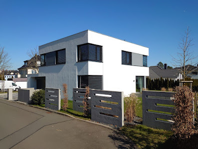 DREI H FENSTER-TORE-TÜREN GMBH & Co. KG Augenseestraße 11, 07381 Pößneck, Deutschland