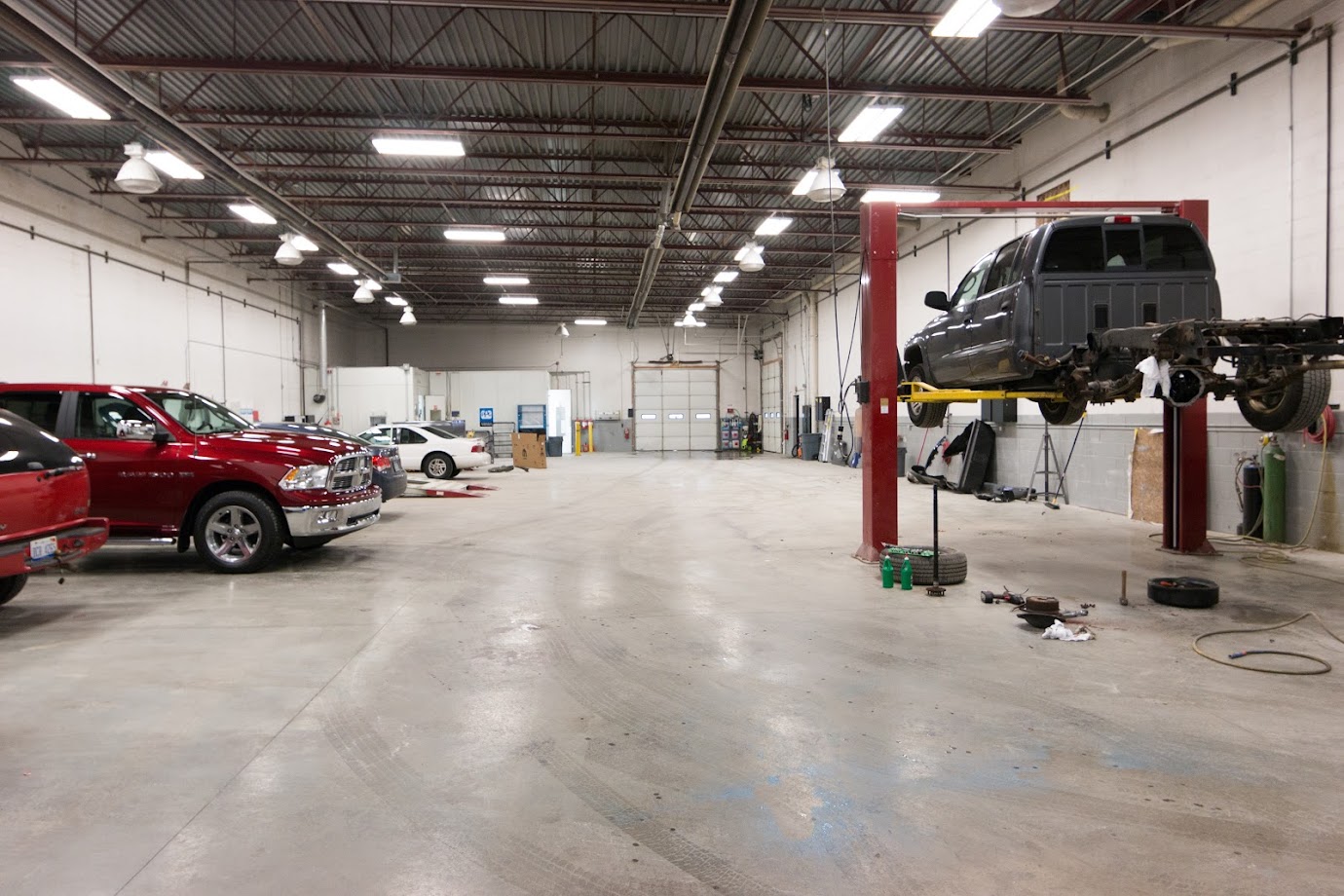 King Brothers Collision - Livonia