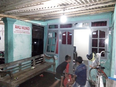 Photos of ANGGA KUNCI KEBUMEN