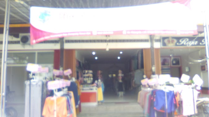Thashakia Store Kampung Timur, Author: Thasha Kia