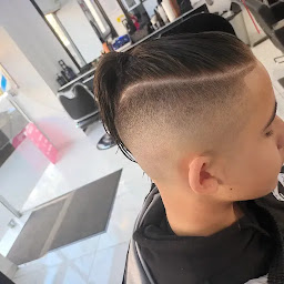 Photo n°32 de Bastos coiffeur à Versailles (Salon de coiffure)