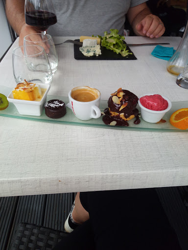 Photo 2 - La Trattoria