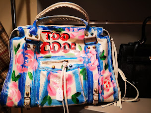 Photo n°23 de La boutique de Karine - Tabac Saint Paul à Saint-Paul-lès-Durance (Magasin de vêtements pour femmes)