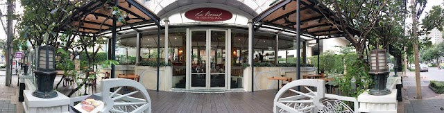 Le Boeuf, The Steak & Fries Bistro