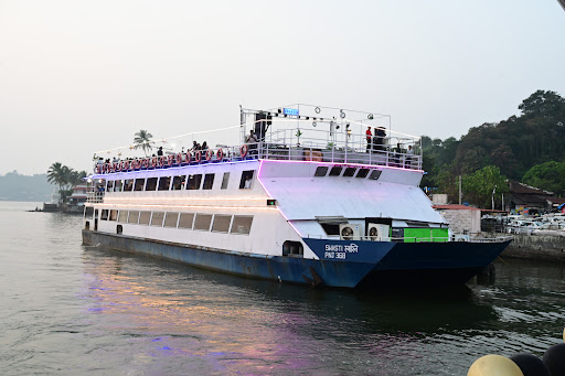 Watch the Goan sky turn gold! 🌅 Sail away on our spectacular Sunset Cruise and enjoy a magical e… post image