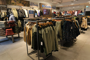 Photo n°27 de Columbia à Miramas (Magasin de chaussures)