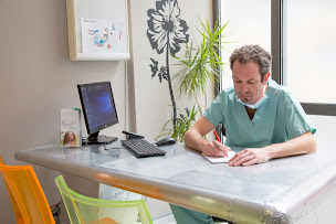 Photo n°6 de Dr MOLIMARD - Dentiste à Le Puy-en-Velay (Chirurgien)