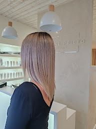 Photo n°25 de FLORIANE PRIETO HAIRSTYLIST Spécialiste Extensions Capillaires à Saint-Estève (Centre de formation)