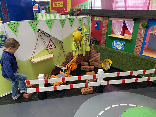 Playtrain - Visual