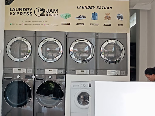 Deal Laundry Sidakarya