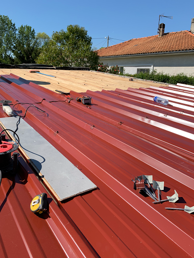 Photo de CHARLET RÉNOVATION - COUVREUR GIRONDE TOITURE 33 à Tresses (33370)