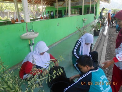 Photos of SMA Negeri 2 Kotaagung