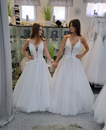 Letti Szalon - Menyasszonyi ruhaszalon - Dorog - Ruhabolt