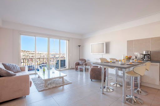 YourHostHelper - Conciergerie Cassis - Thumbnail