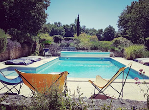 Photo n°9 de La Loge du Grand Cèdre, chambre d'hôtes et gîte, Saintes à Fontcouverte (Lodge)