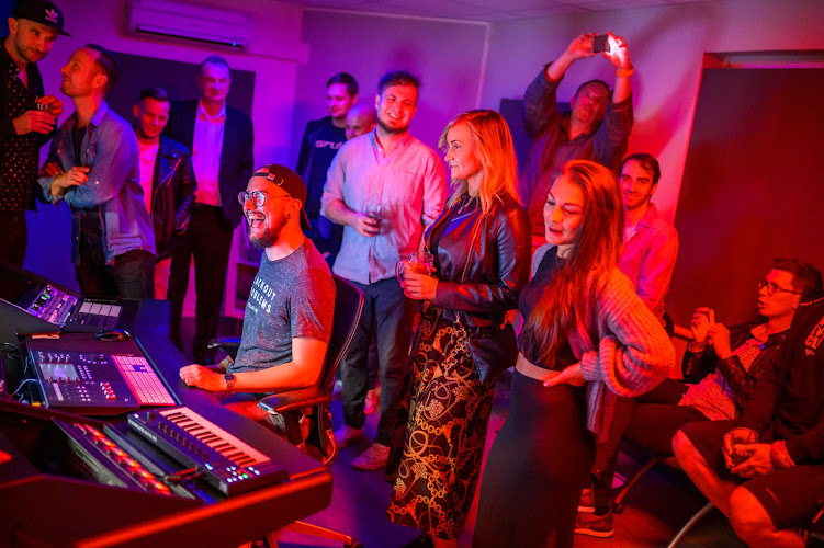 Singfactory Tonstudios - Dein Song. Euer Erlebnis