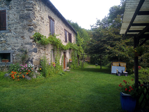 Photo de Écrin d'Auvergne insolite : Cabane - Lodge avec Spa Privatif Auvergne à Champs-sur-Tarentaine (15270)